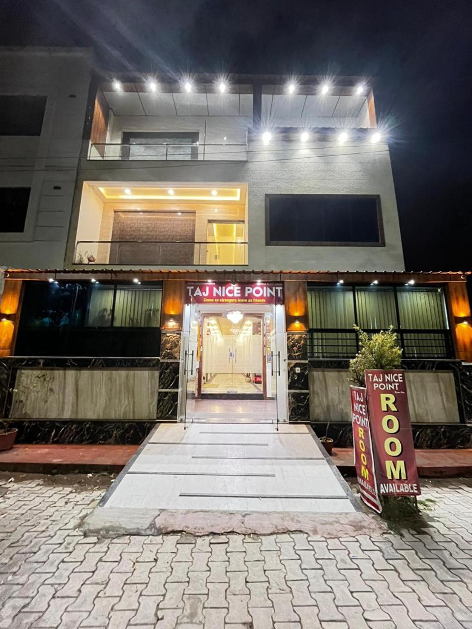 אגרה Taj Nice Point Manage By Taj Sunrise Group מראה חיצוני תמונה